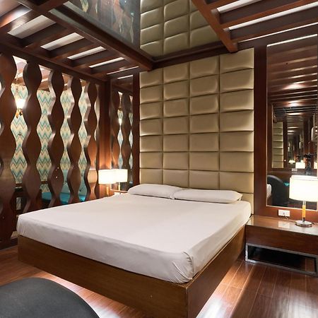 Victoria Court Malabon Otel Valenzuela Dış mekan fotoğraf